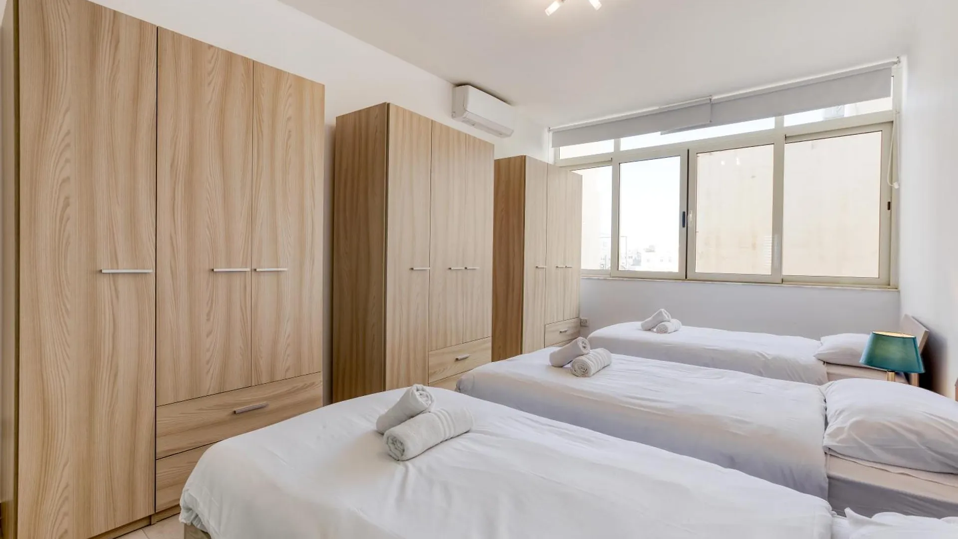 Seafront Apt, In The Centre Of Sliema, Opp Beach By 360 Estates Apartment