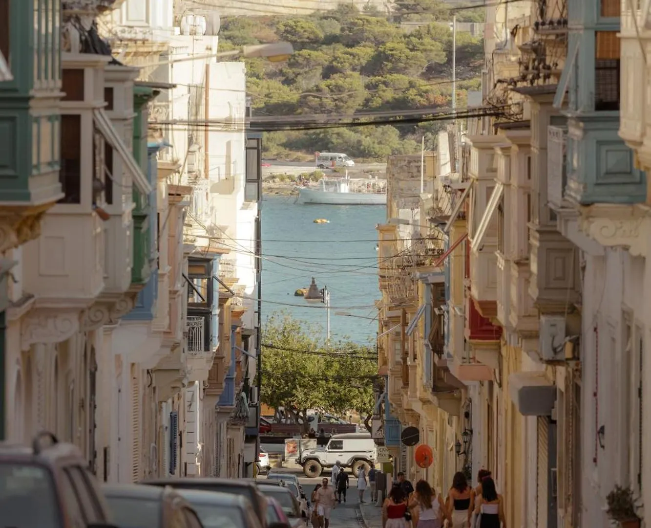 Seafront Apt, In The Centre Of Sliema, Opp Beach By 360 Estates Sliema