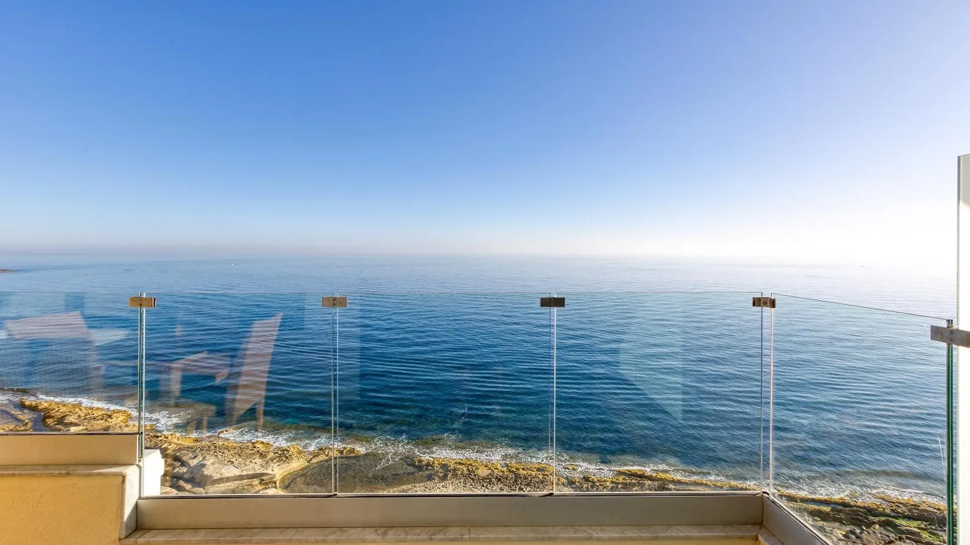 Seafront Apt, In The Centre Of Sliema, Opp Beach By 360 Estates 0*, Sliema Malta