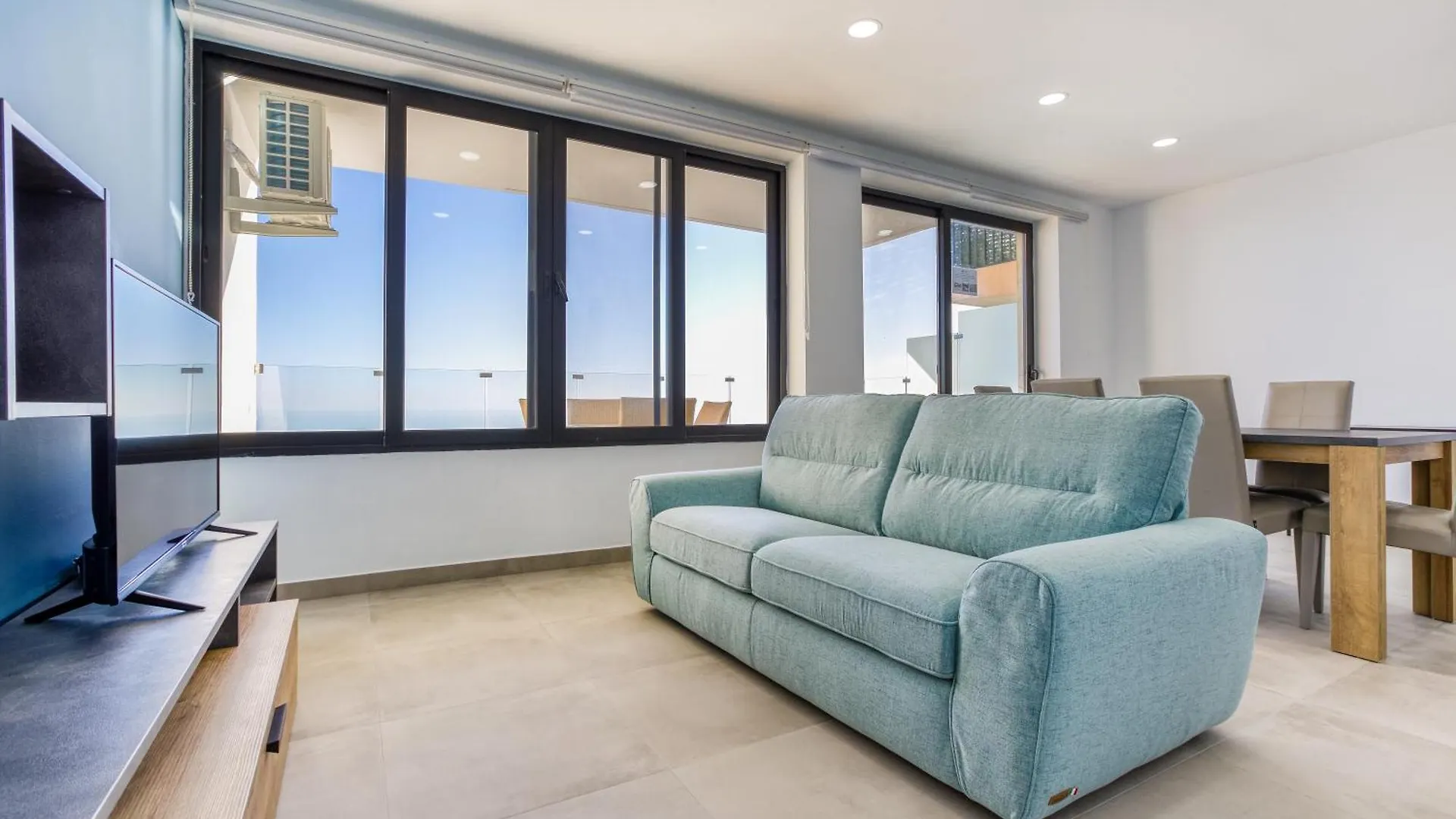 Seafront Apt, In The Centre Of Sliema, Opp Beach By 360 Estates 0*, Sliema