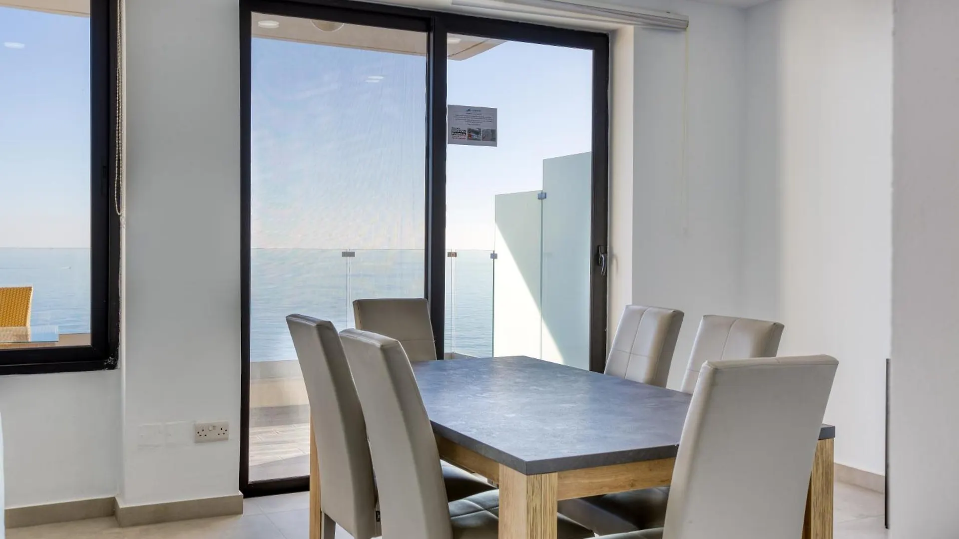 Seafront Apt, In The Centre Of Sliema, Opp Beach By 360 Estates Apartment