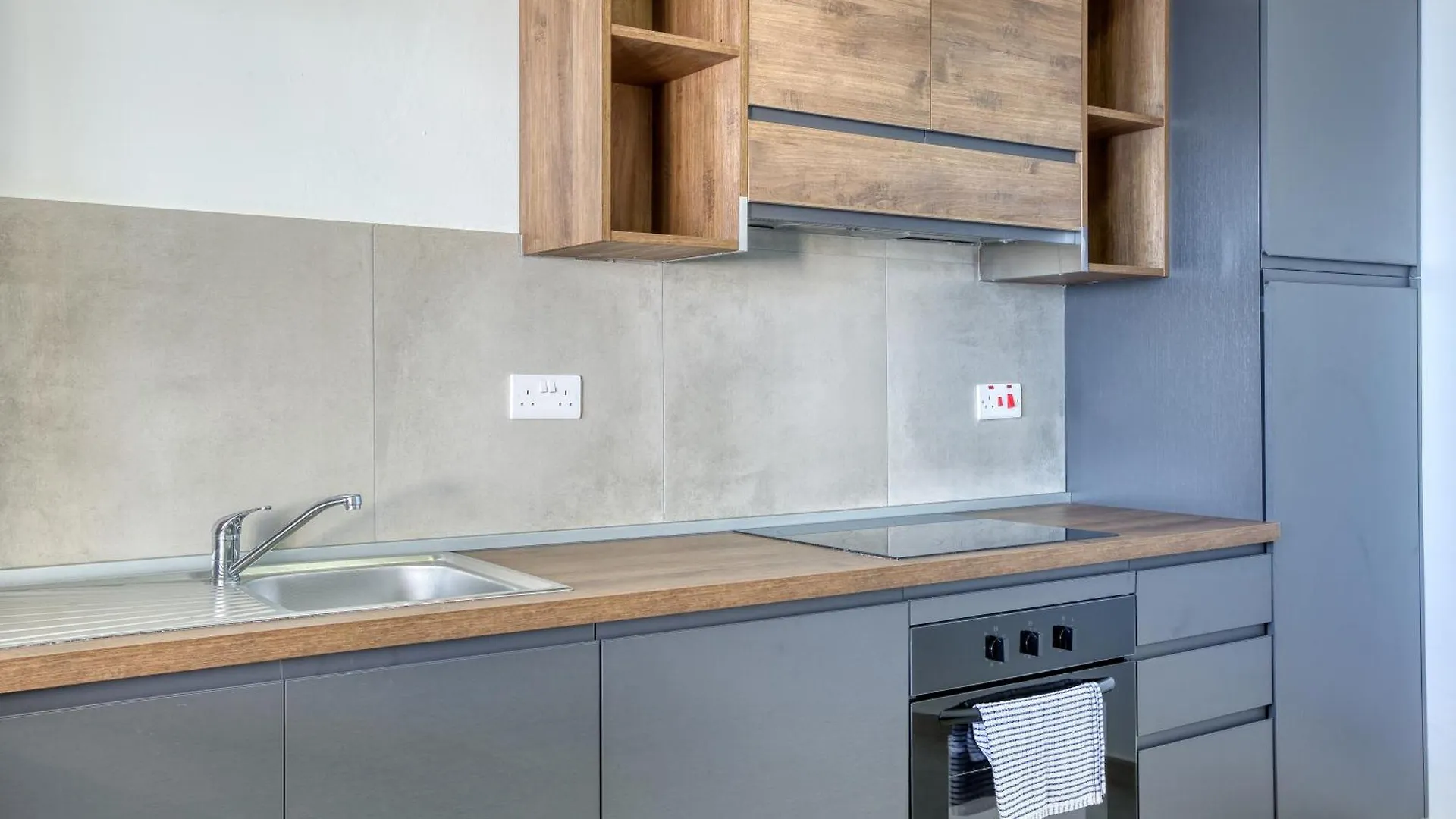 Seafront Apt, In The Centre Of Sliema, Opp Beach By 360 Estates 0*, Sliema