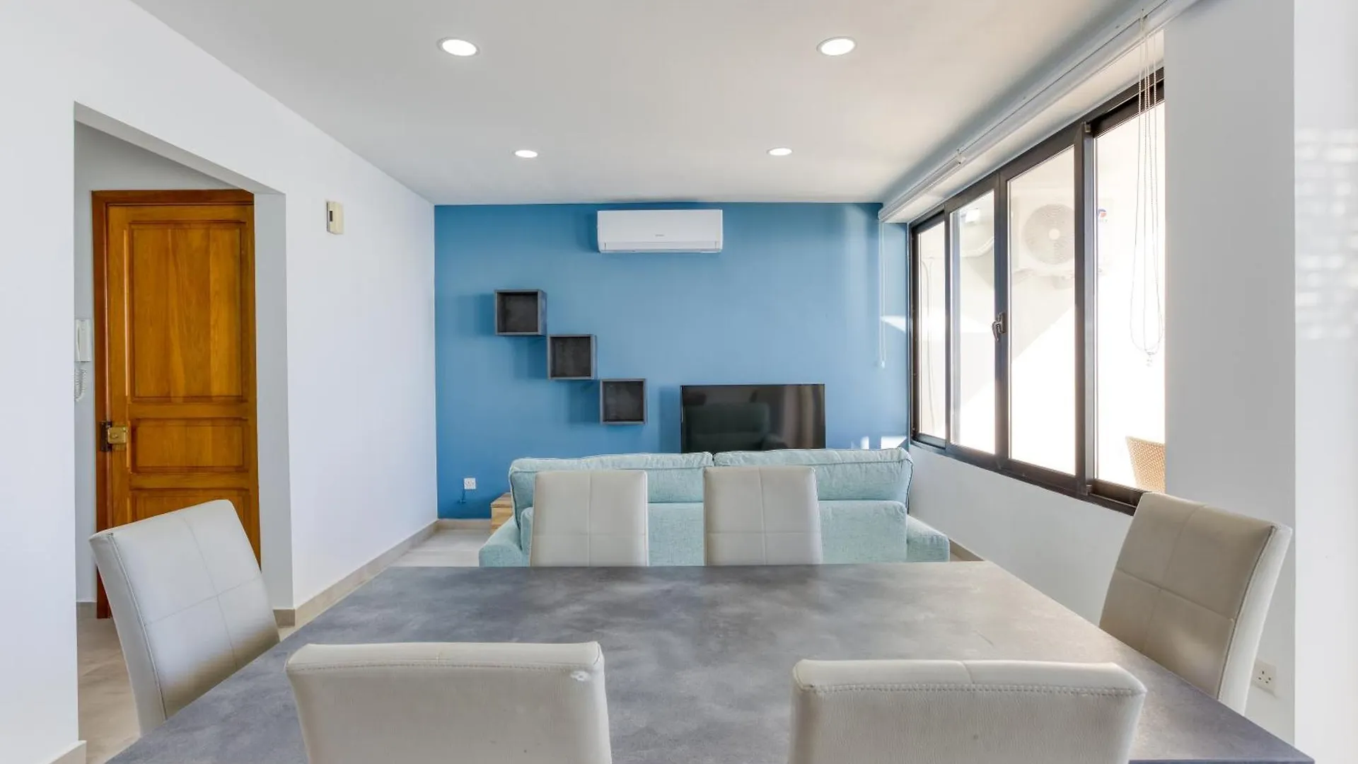 Seafront Apt, In The Centre Of Sliema, Opp Beach By 360 Estates Malta