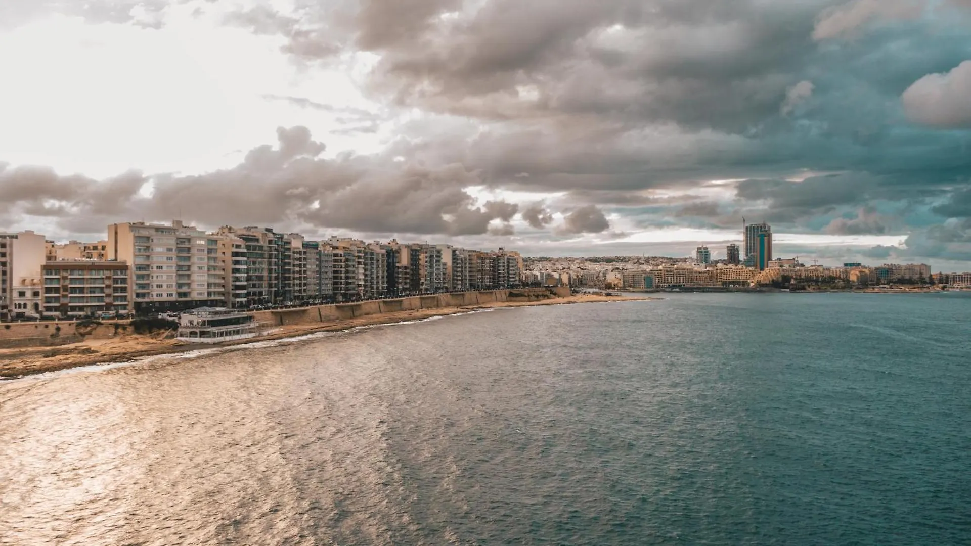Apartment Seafront Apt, In The Centre Of Sliema, Opp Beach By 360 Estates
