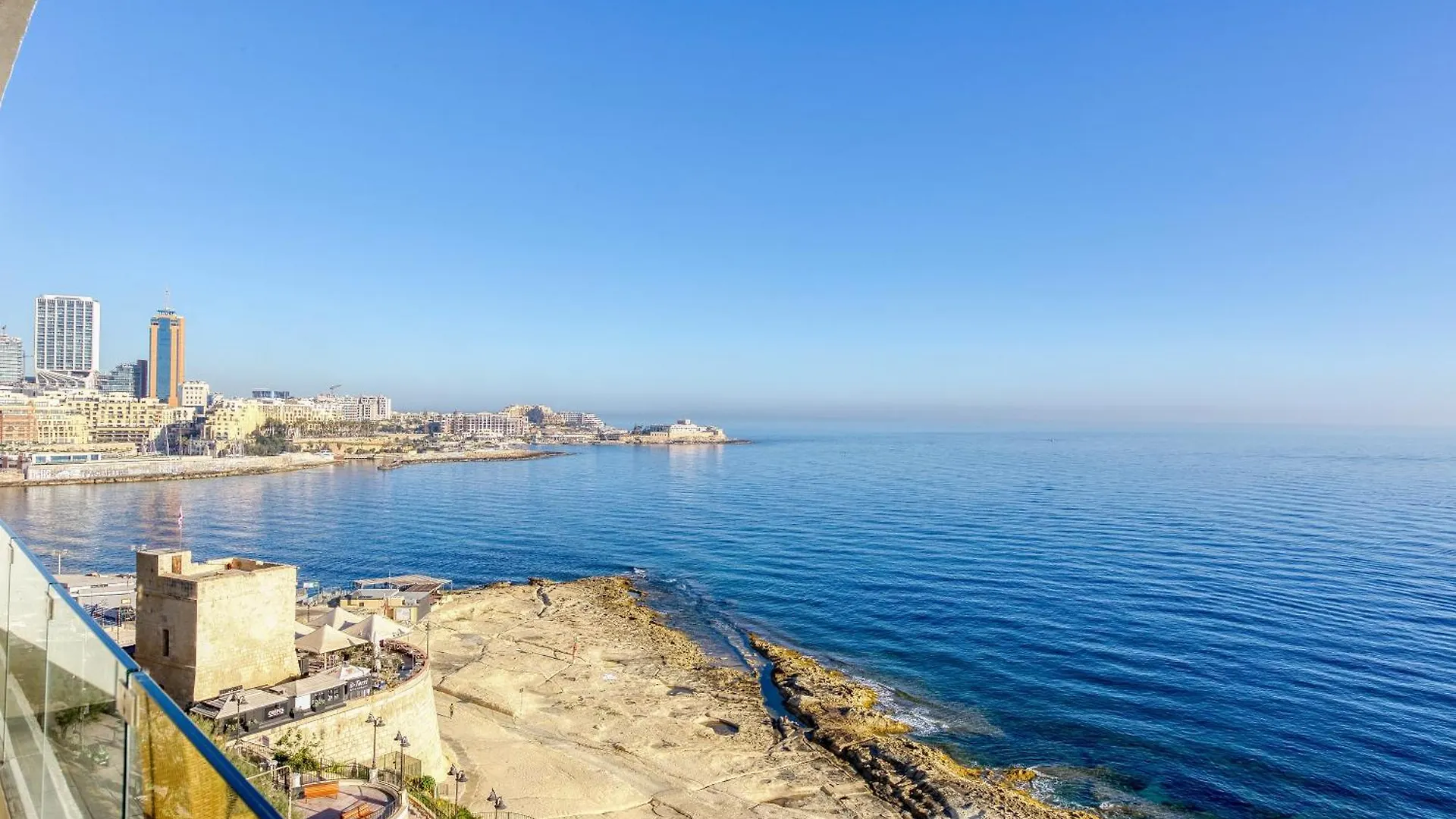 Seafront Apt, In The Centre Of Sliema, Opp Beach By 360 Estates 0*, Sliema Malta