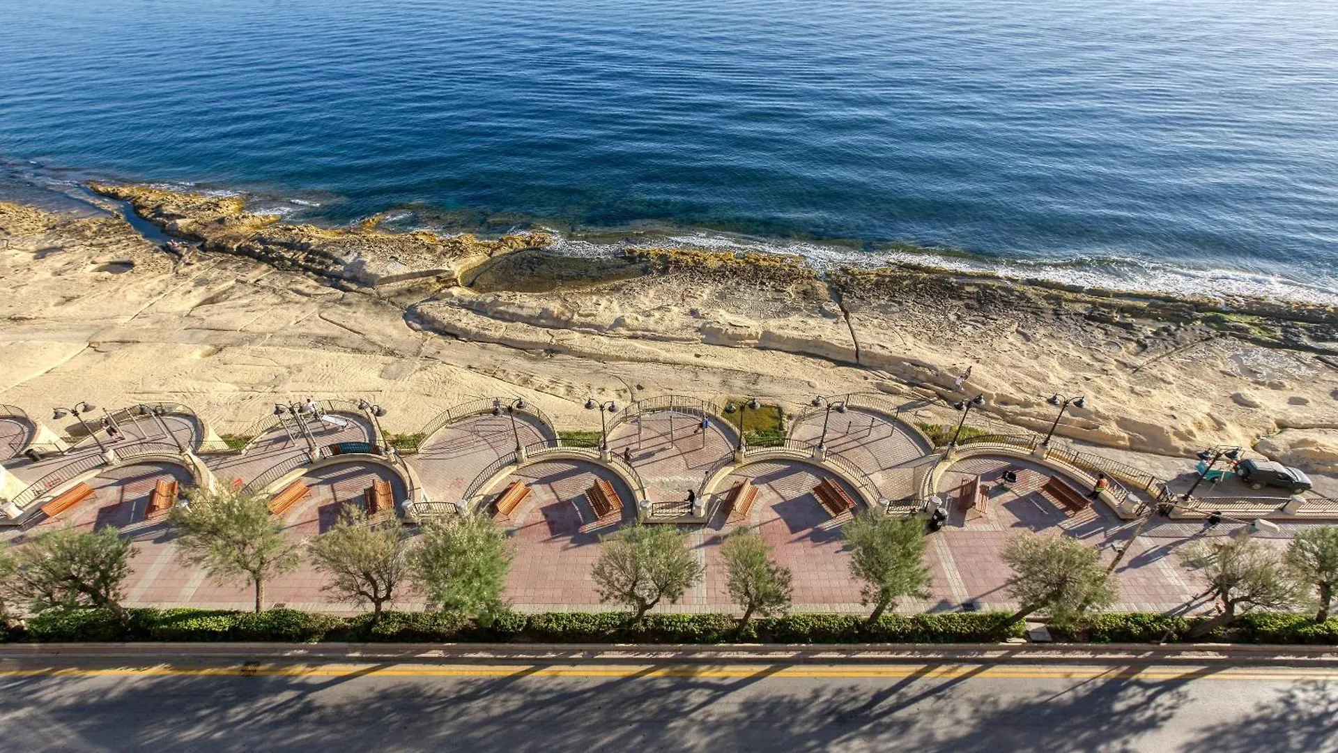 Seafront Apt, In The Centre Of Sliema, Opp Beach By 360 Estates Apartment Sliema