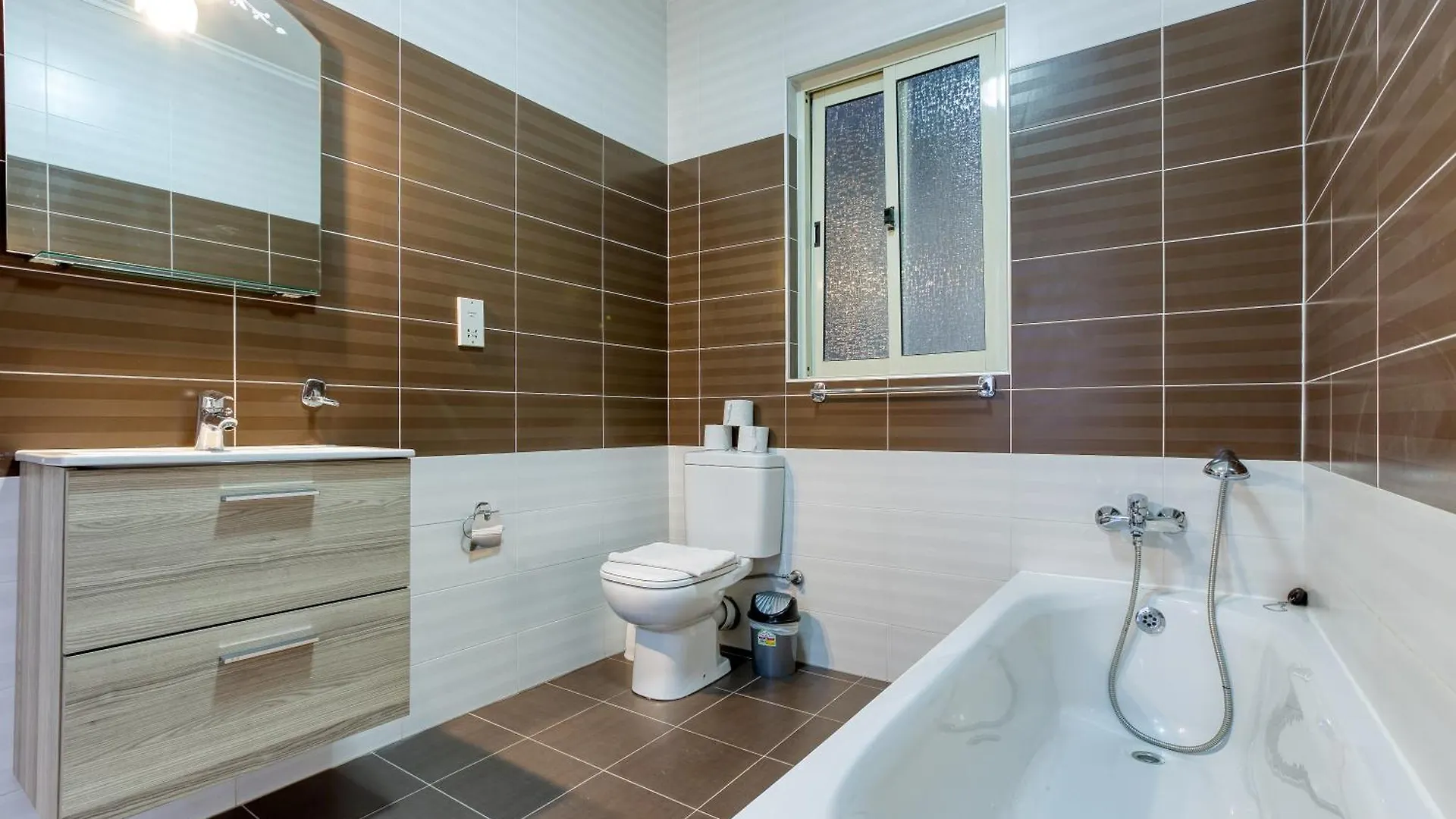 Seafront Apt, In The Centre Of Sliema, Opp Beach By 360 Estates Sliema