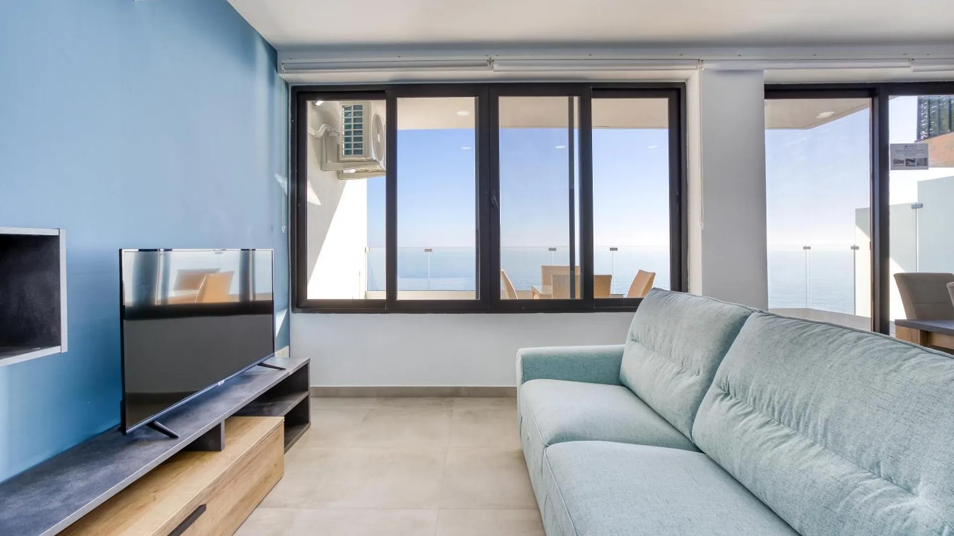 Seafront Apt, In The Centre Of Sliema, Opp Beach By 360 Estates Sliema