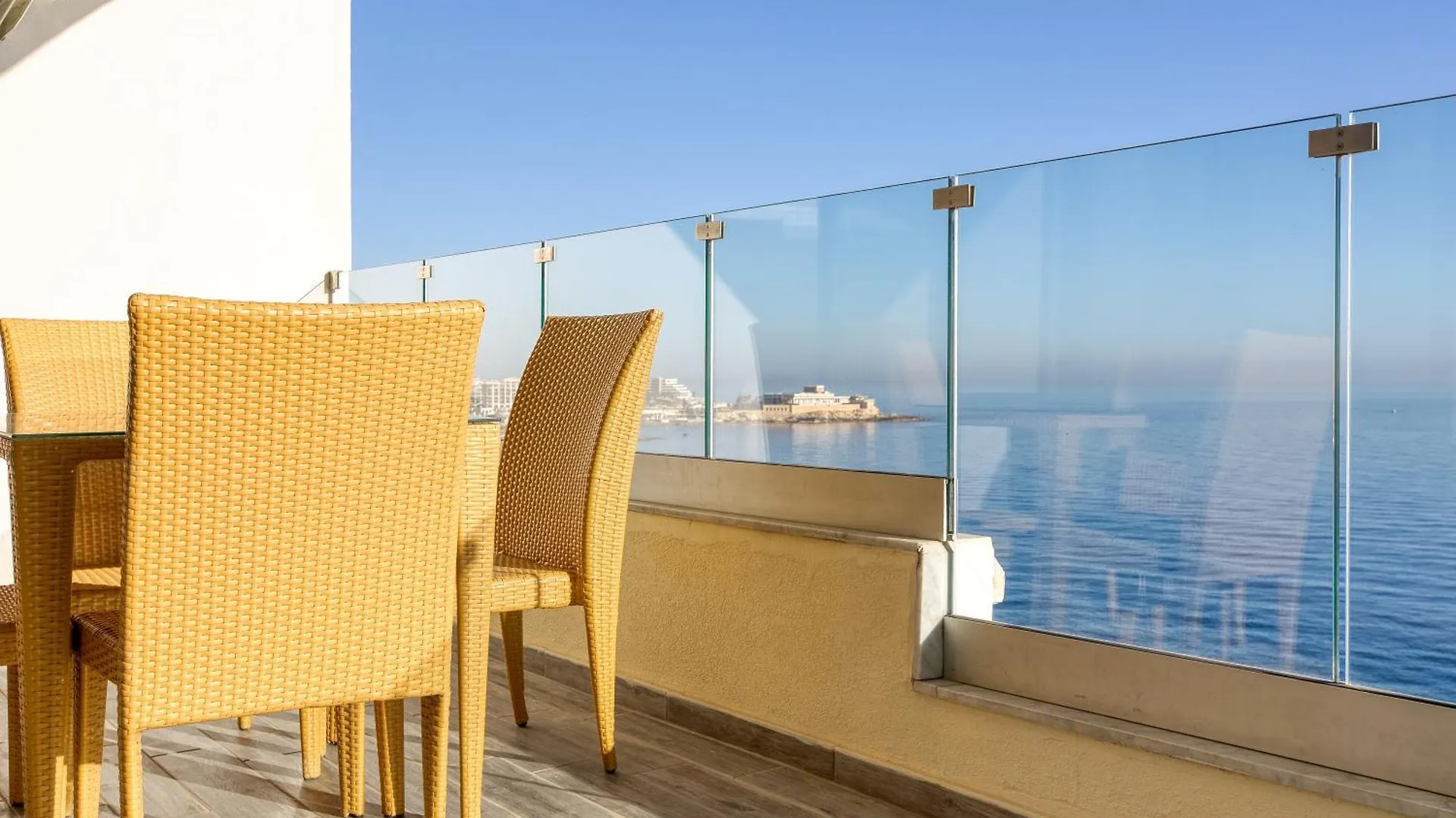 Apartment Seafront Apt, In The Centre Of Sliema, Opp Beach By 360 Estates