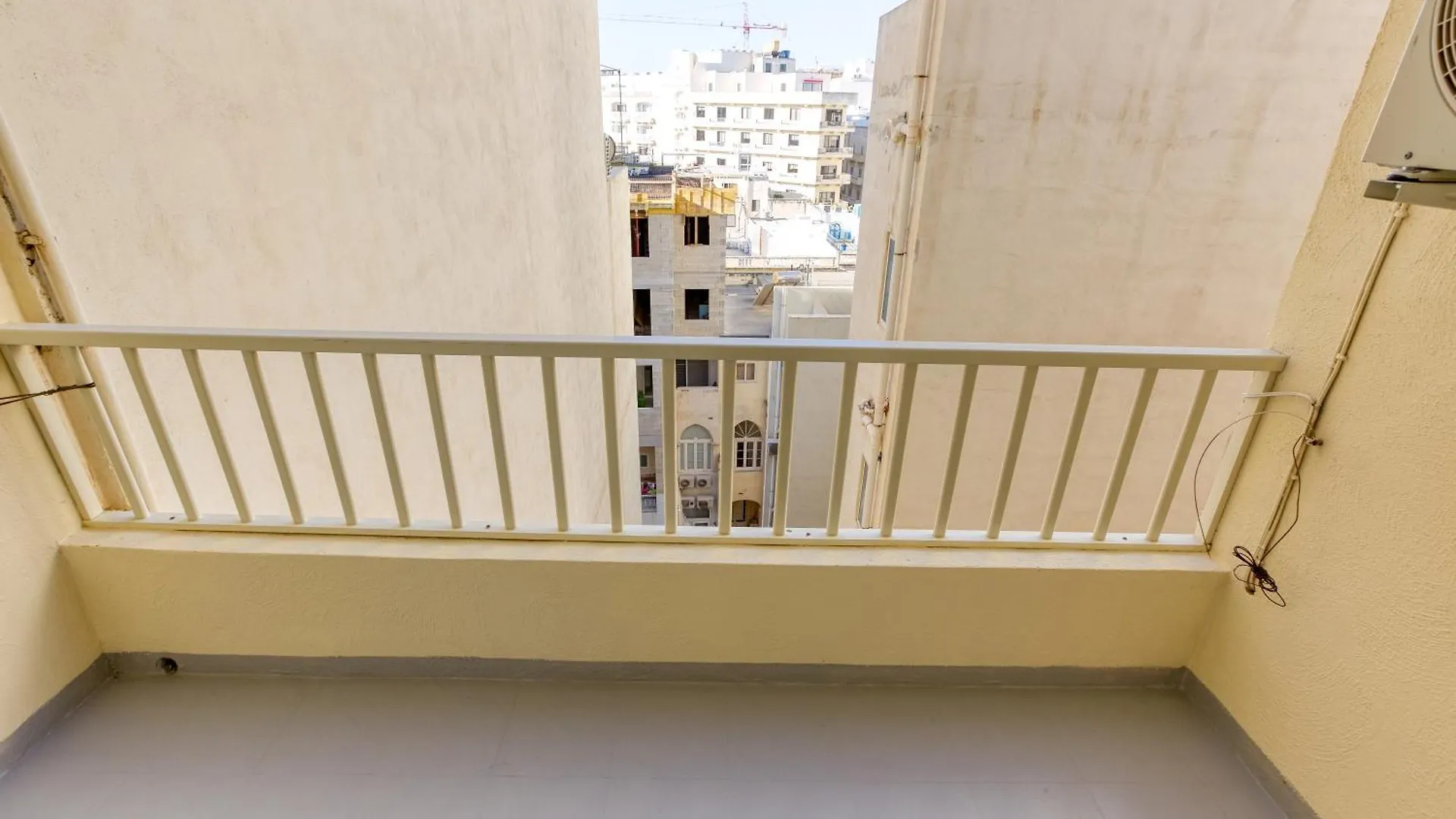 Apartment Seafront Apt, In The Centre Of Sliema, Opp Beach By 360 Estates