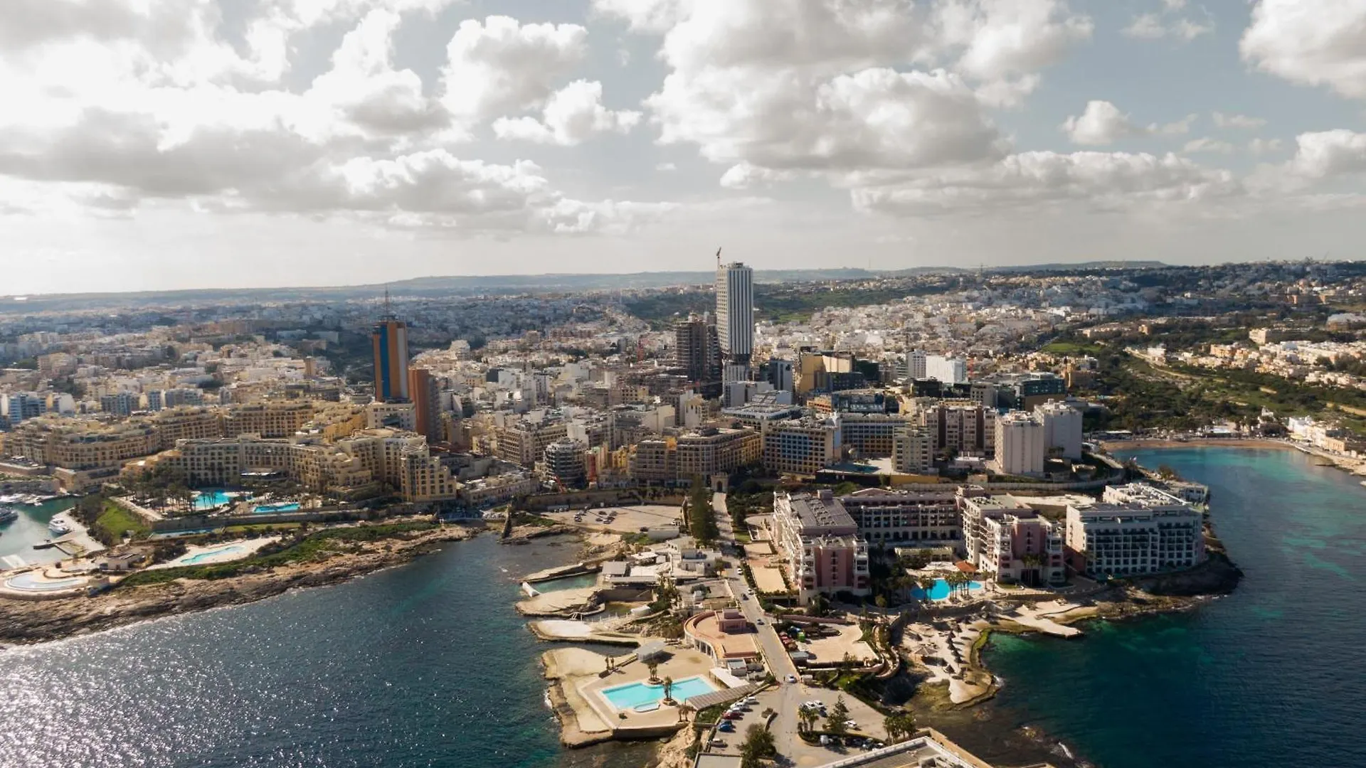 Seafront Apt, In The Centre Of Sliema, Opp Beach By 360 Estates Malta