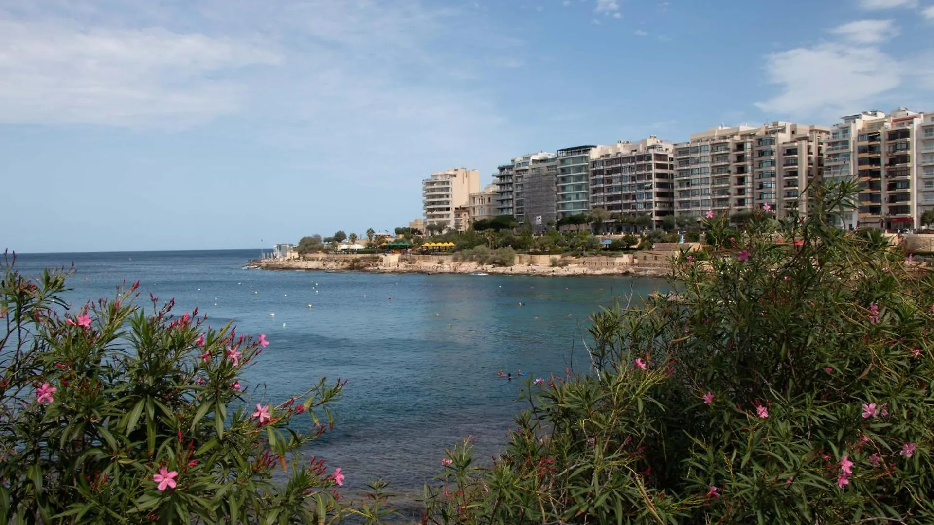 Seafront Apt, In The Centre Of Sliema, Opp Beach By 360 Estates 0*, Sliema